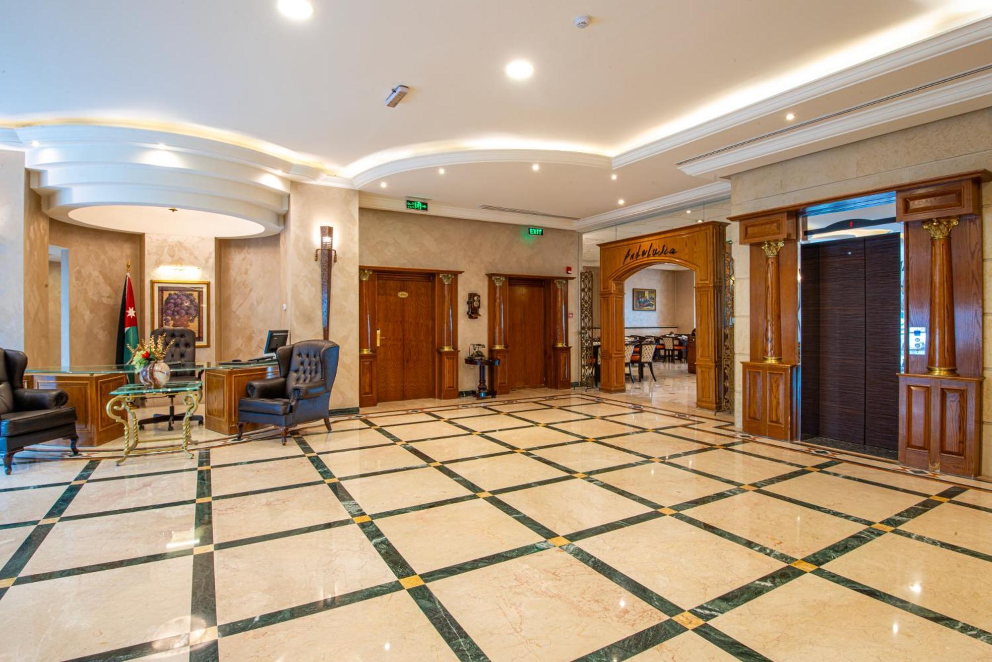 Bristol Hotel Amman Eksteriør bilde Lobby